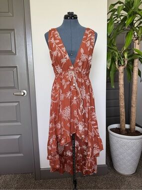 NWOT saltwater LUXE Rust Floral V-Neck High-Low Dress